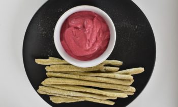 hummus rapa rossa e grissini erba medica